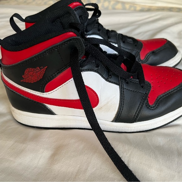 4 pairs of Air Jordans - Picture 7 of 12